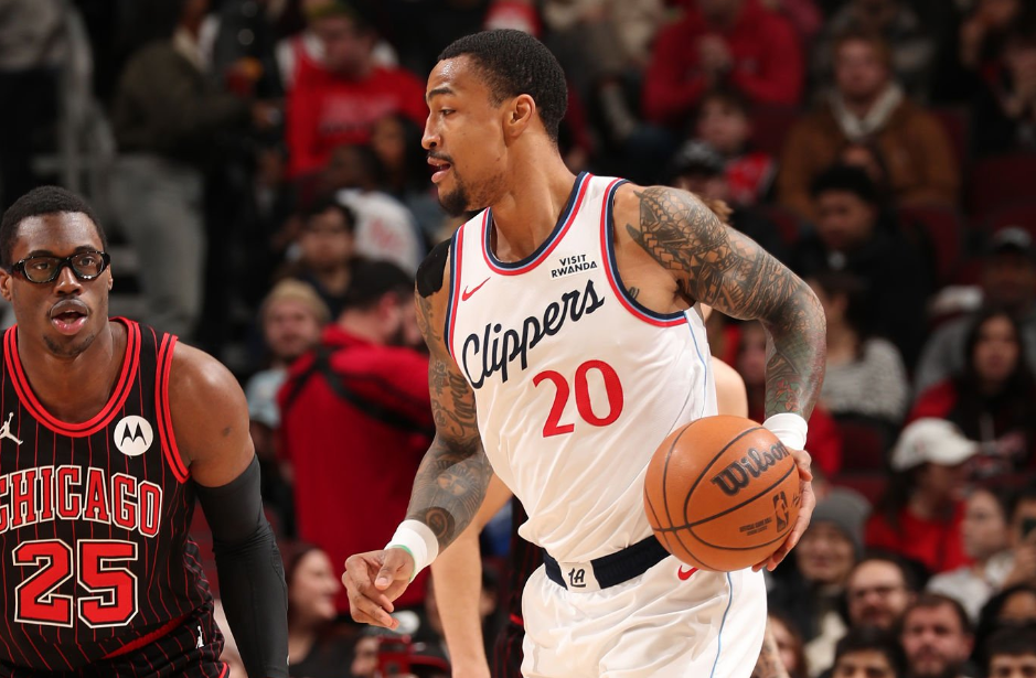 九游官方服务-锋线大将的进攻效率还在不断提升，快船为什么不能给他多些球权？